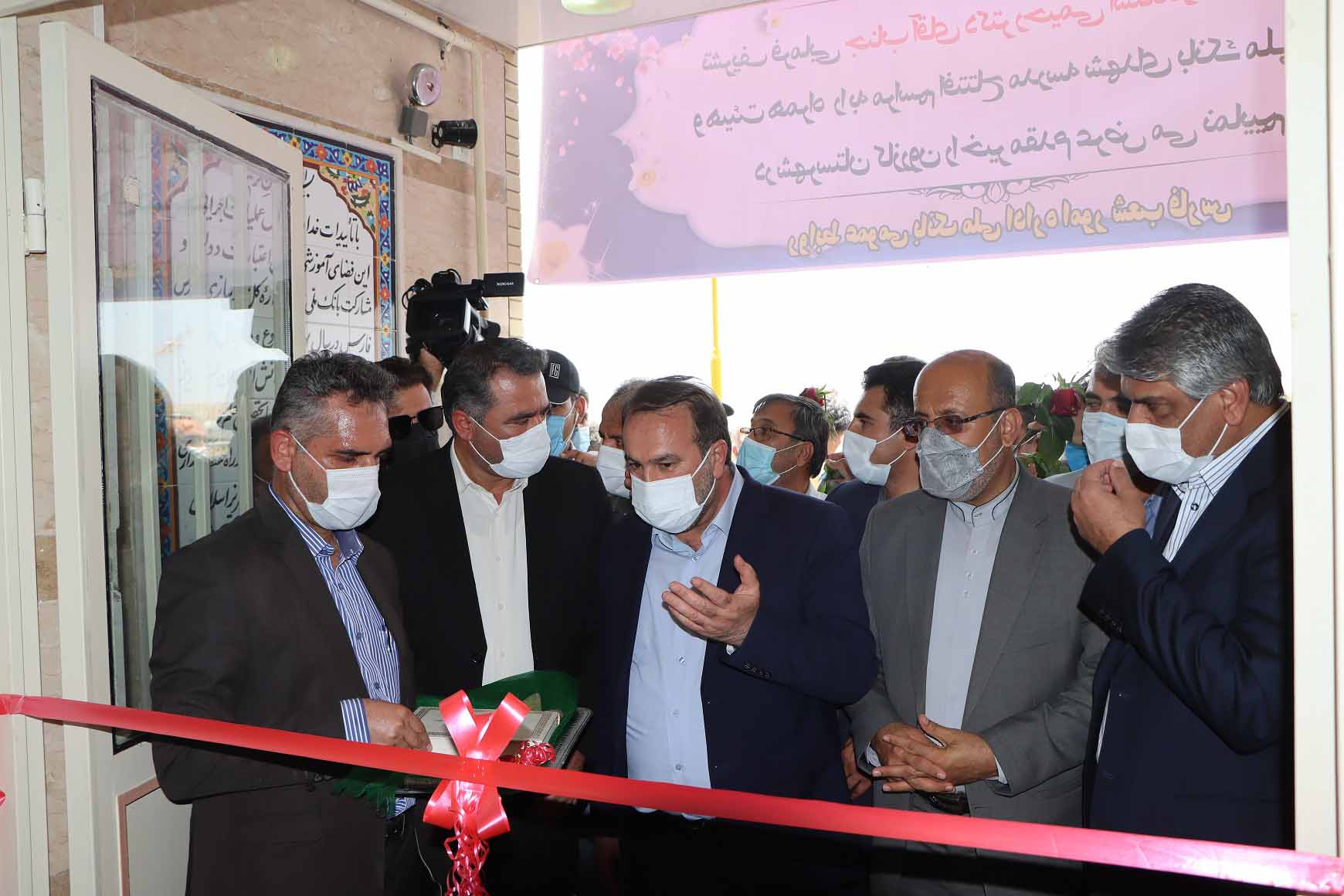 با حضور استاندار فارس: افتتاح یک آموزشگاه ۶ کلاسه و آغاز عملیات اجرایی یک آموزشگاه ۱۷ کلاسه در کازرون